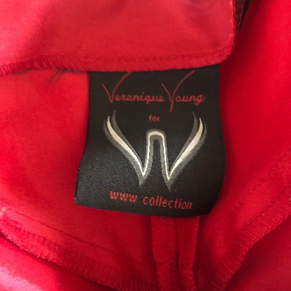 Veronique for W full-length red skirt - Picture 2 of 7